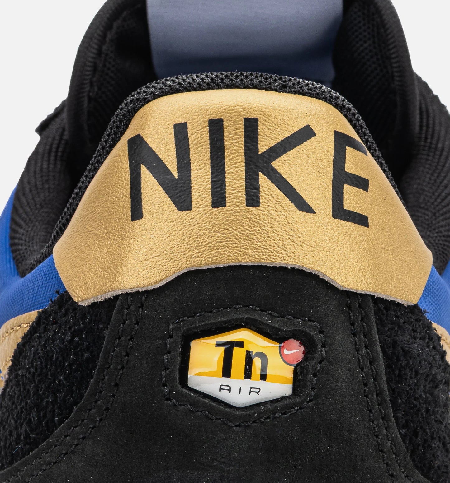 Air Max Waffle Mens Lifestyle Shoe Hyper Blue Metallic Gold