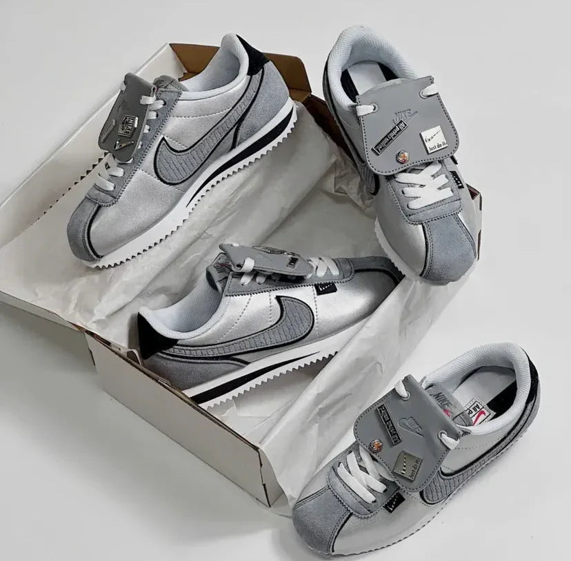 Nike Cortez All Petals United en argent métallisé
