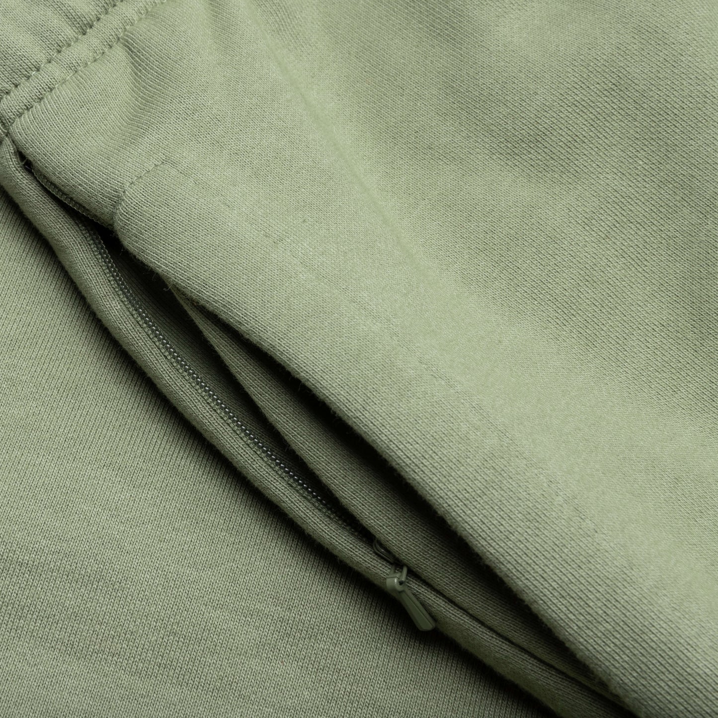 BB Aura Shorts Oil Green