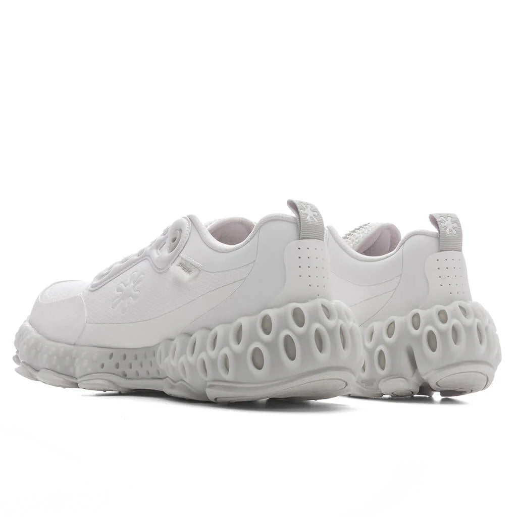 Salehe Bembury x SPUNGE Osmosis Feta White White White