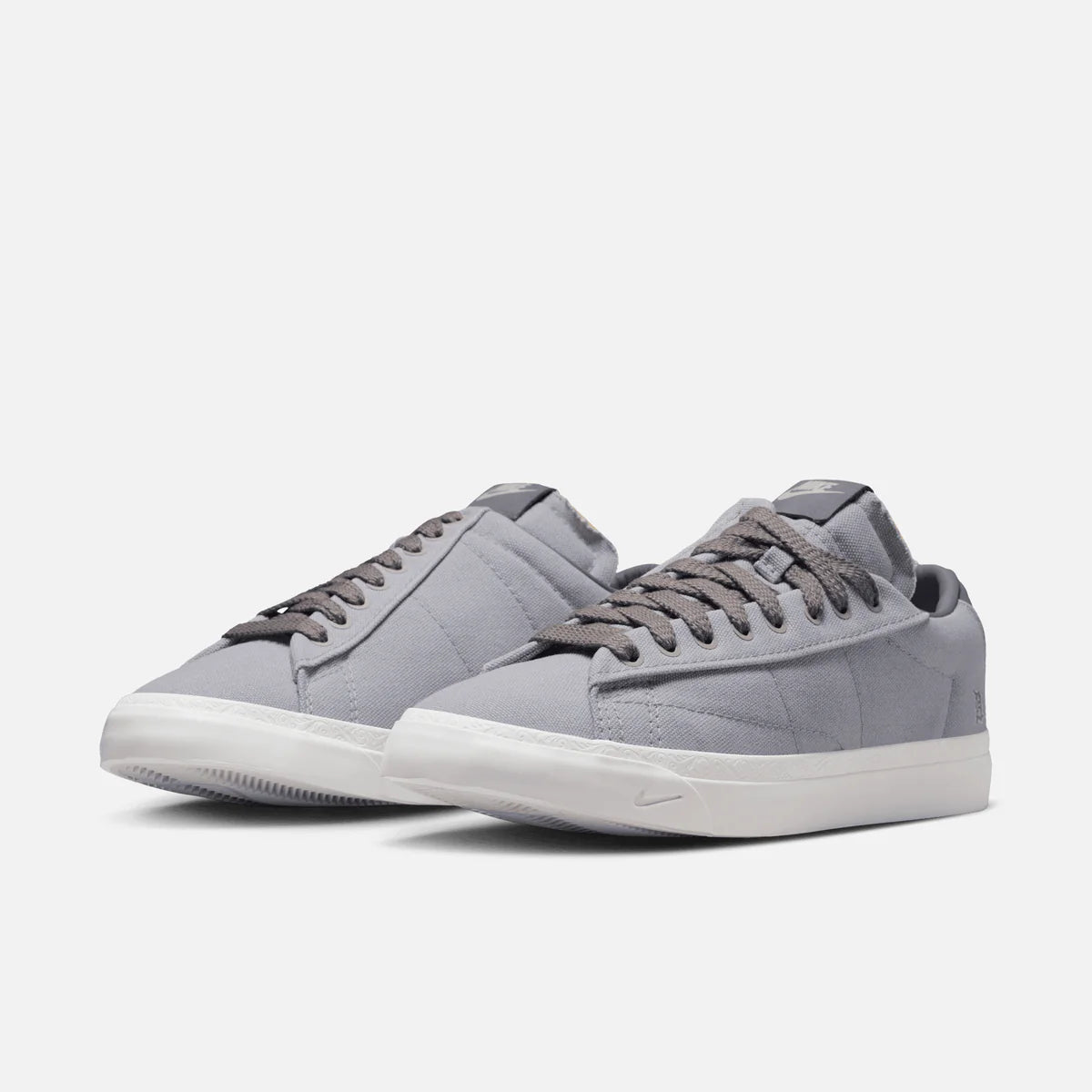 Nike Blazer Low x Devin Booker Detroit Tigers Light Bone Édition Limitée