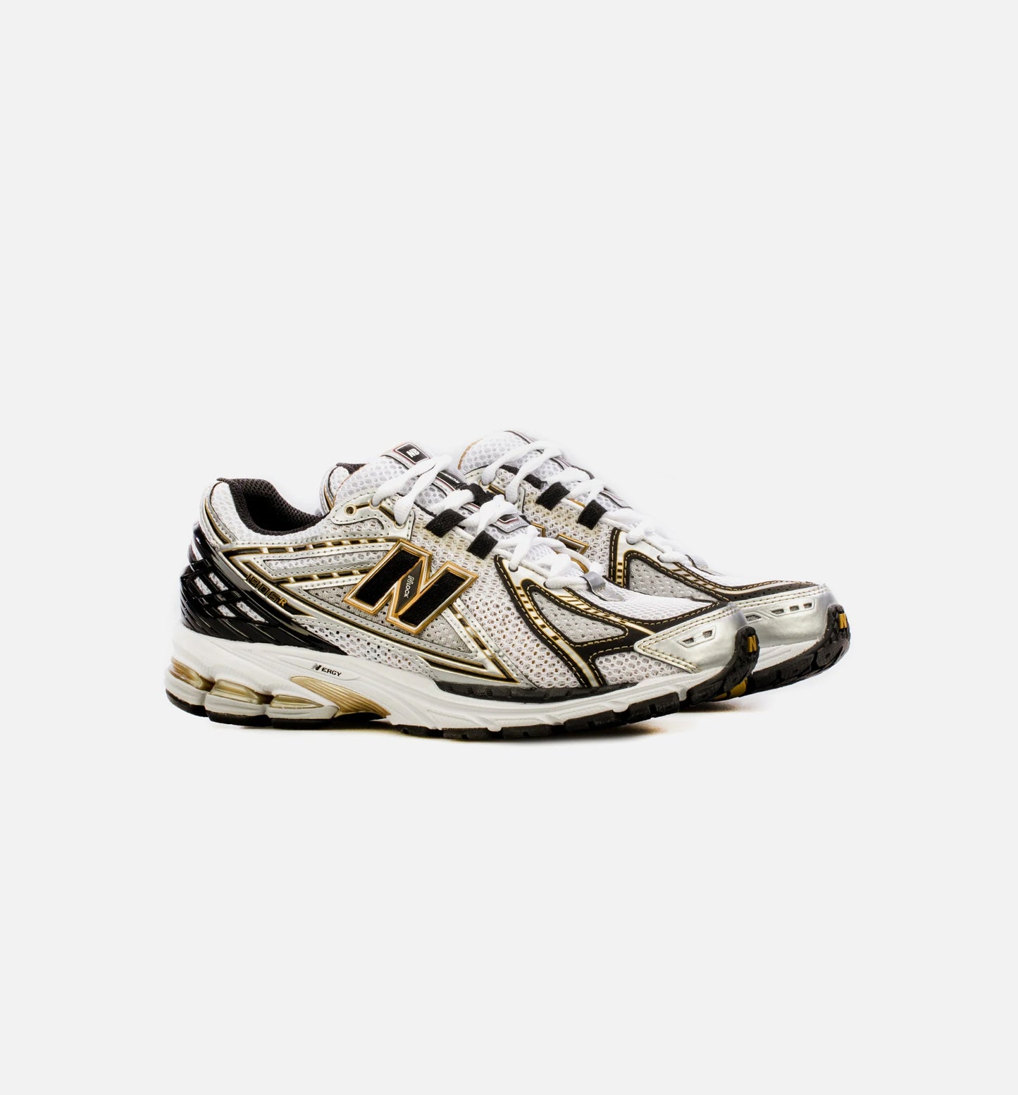 1906R Mens Lifestyle Shoe Silver Black