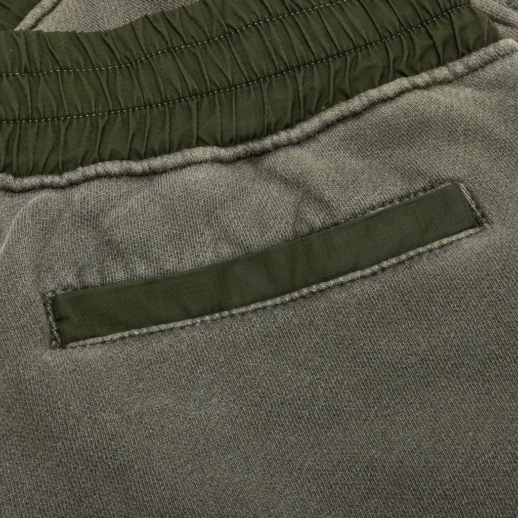 Marc Sweatshort Olive Pigment