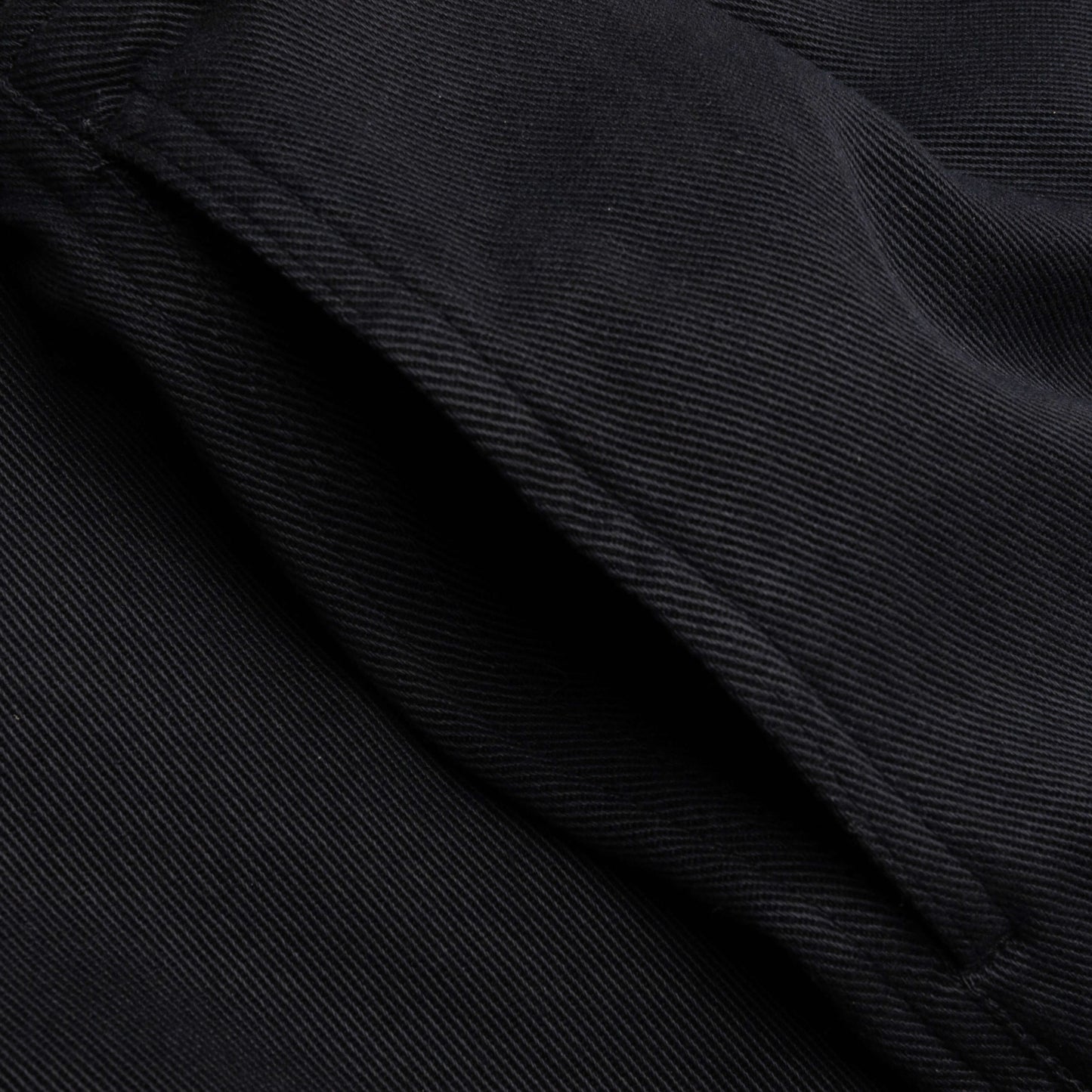 Crest Short Jet Black
