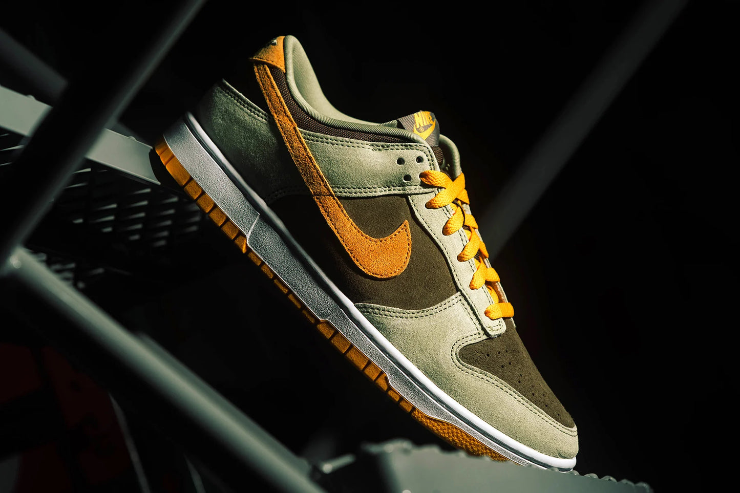 Dunk Low SE Dusty Olive Pro Gold Light Olive