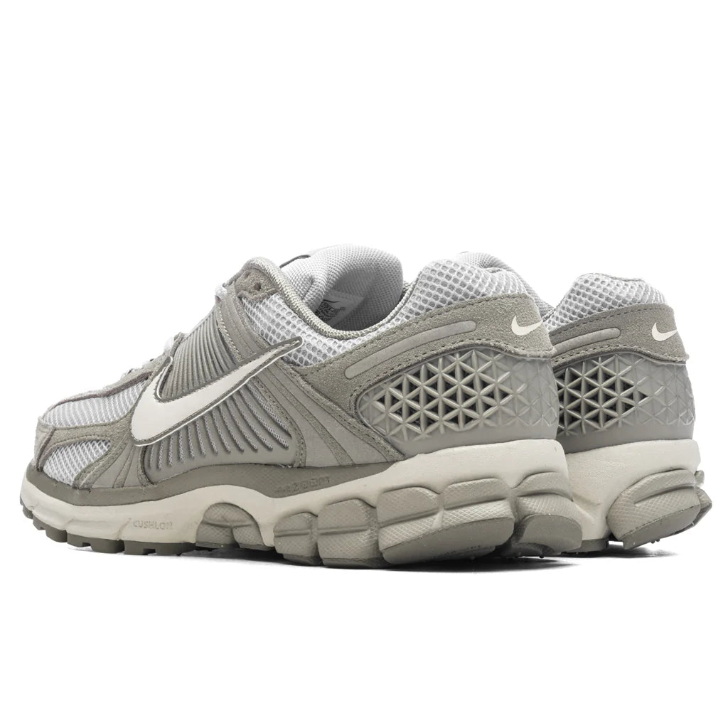 Zoom Vomero 5 Dark Stucco Phantom Light Smoke Grey