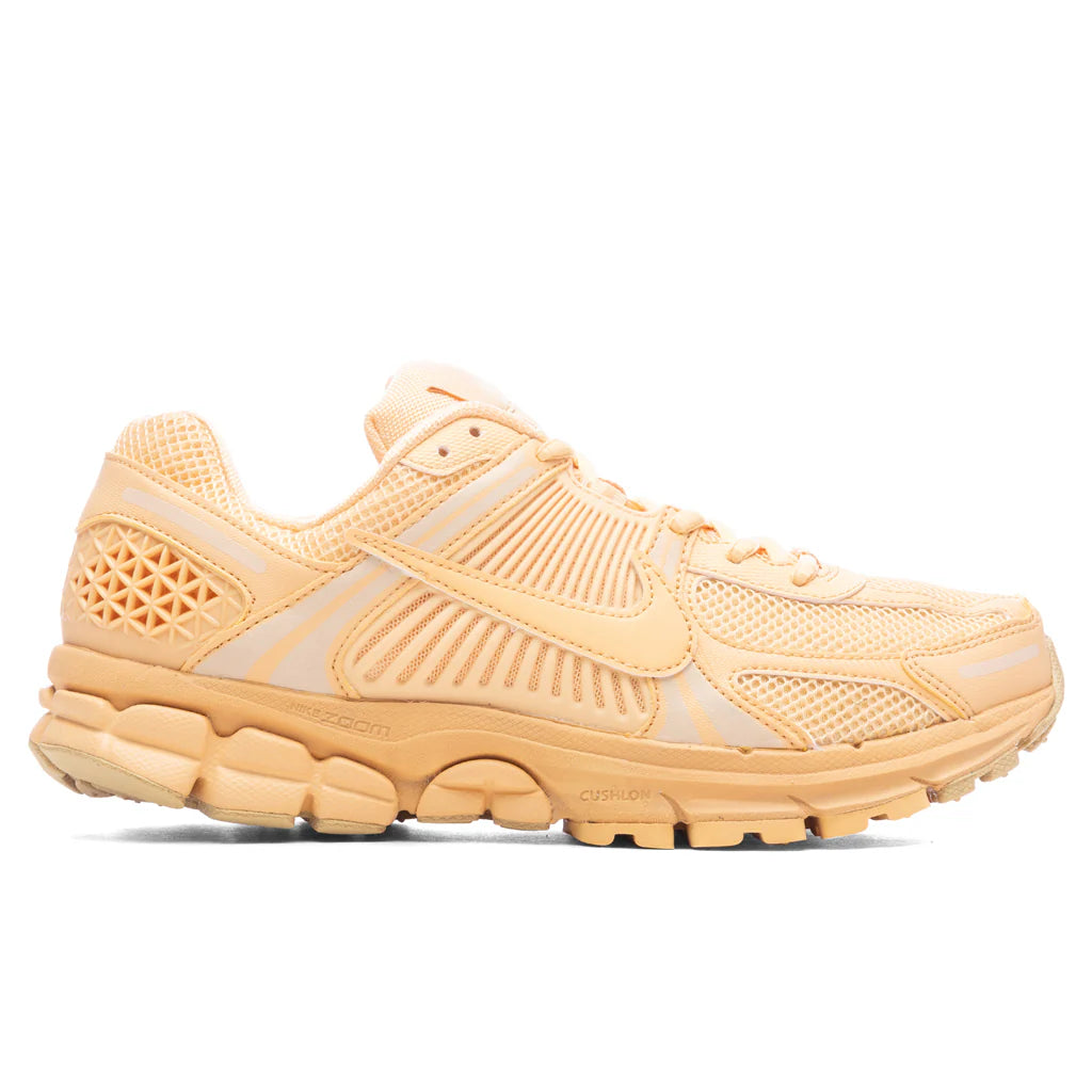 Zoom Vomero 5 Celestial Gold