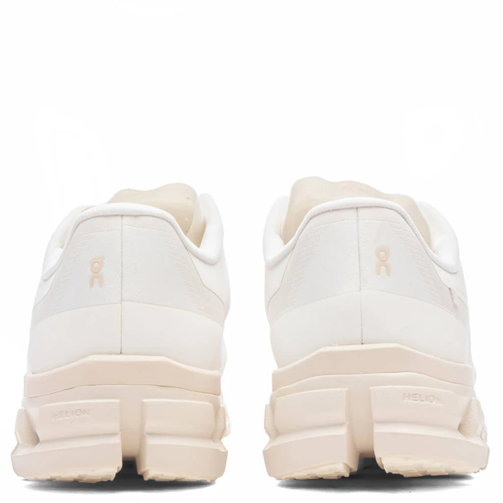 Cloudflow 4 White Moon